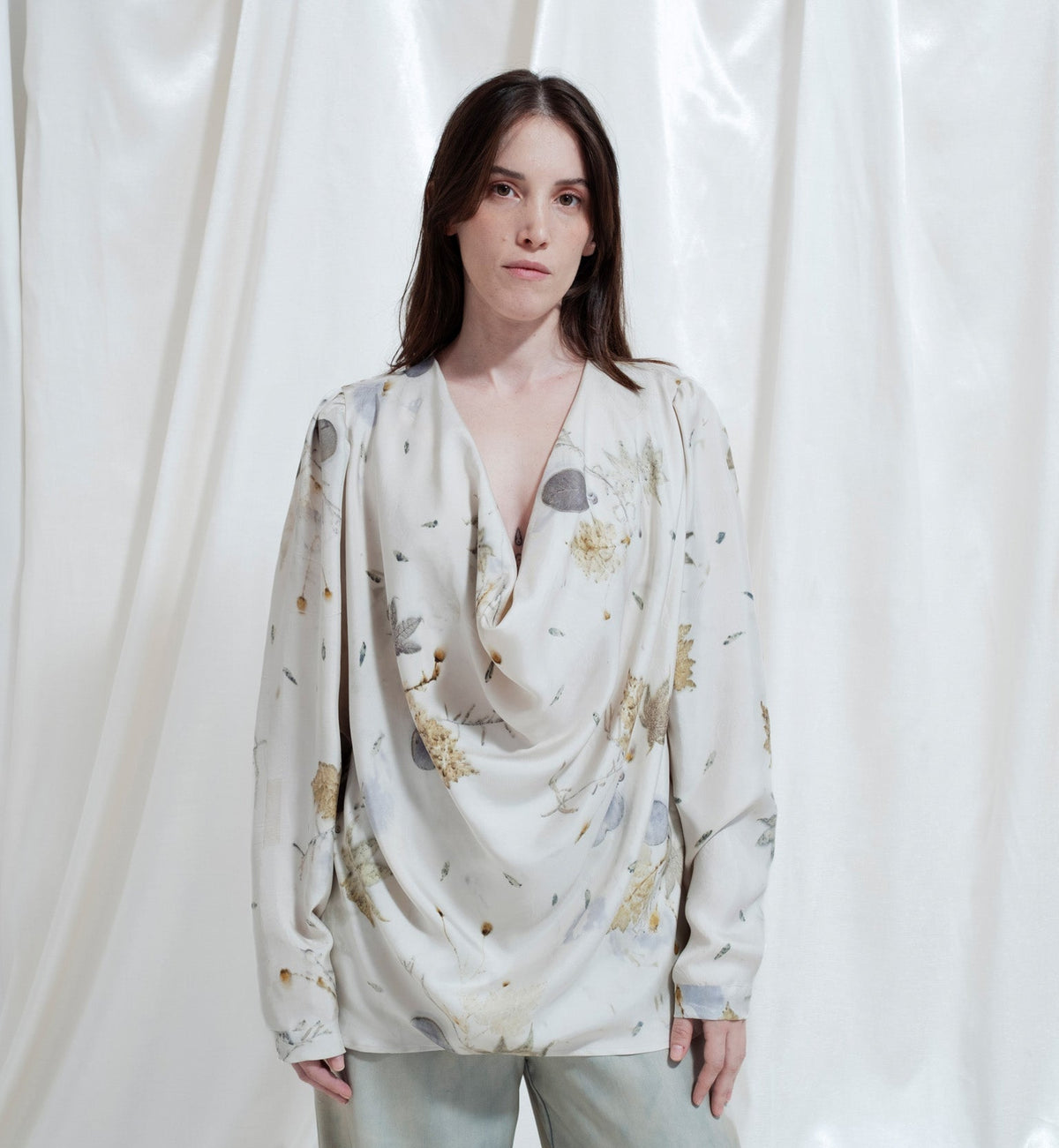 Camicia Mya in ecoprint con drappeggio frontale