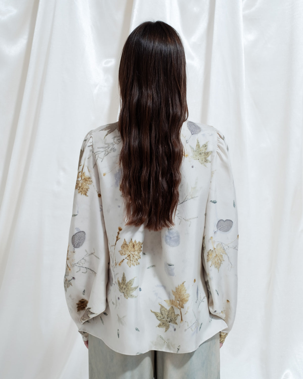 Camicia Mya in ecoprint con drappeggio frontale